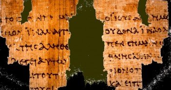 Dari mana asalnya Kitab Suci? papyrus