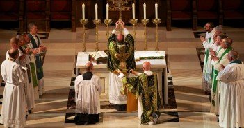 Tentang Pencucian kaki pada Kamis Putih tentang liturgi