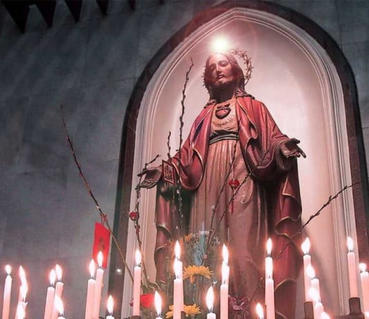 Orang Katolik Tidak Menyembah Patung