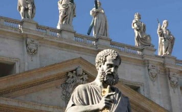 Keutamaan Petrus (3): Tanggapan terhadap mereka yang menentang keberadaan Petrus di Roma