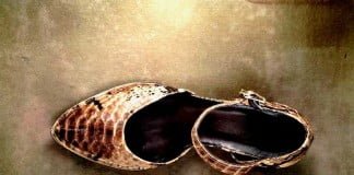 Sepatu yang tinggal sebelah