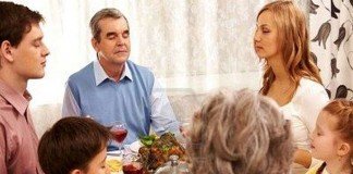 Keluarga sebagai pendidik nilai-nilai kemanusiaan dan iman