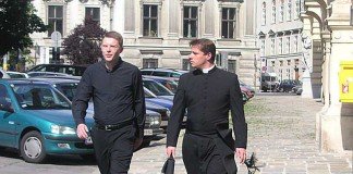 Kesucian Hati Imam Diosesan dan Perutusannya