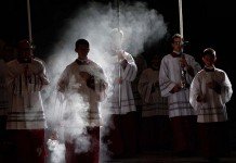 Apakah tugas Akolit (misdinar)?