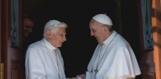 Paus Emeritus Kembali ke Vatikan