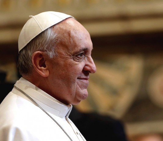 Paus Fransiskus mengutuk kemunafikan