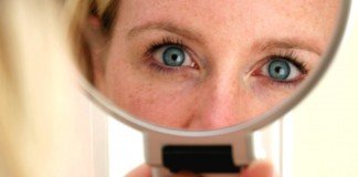 Malas melihat cermin