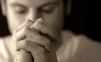 Mendoakan Firman Tuhan : Doa Pada Saat Kesulitan Dalam Hal Keuangan