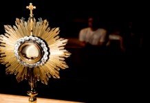 Kehadiran Kristus dalam Sakramen Mahakudus yang memberiku kedamaian