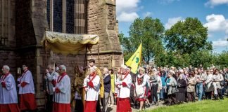 Kasih Allah yang terbesar nyata dalam kurban Tubuh dan Darah Kristus